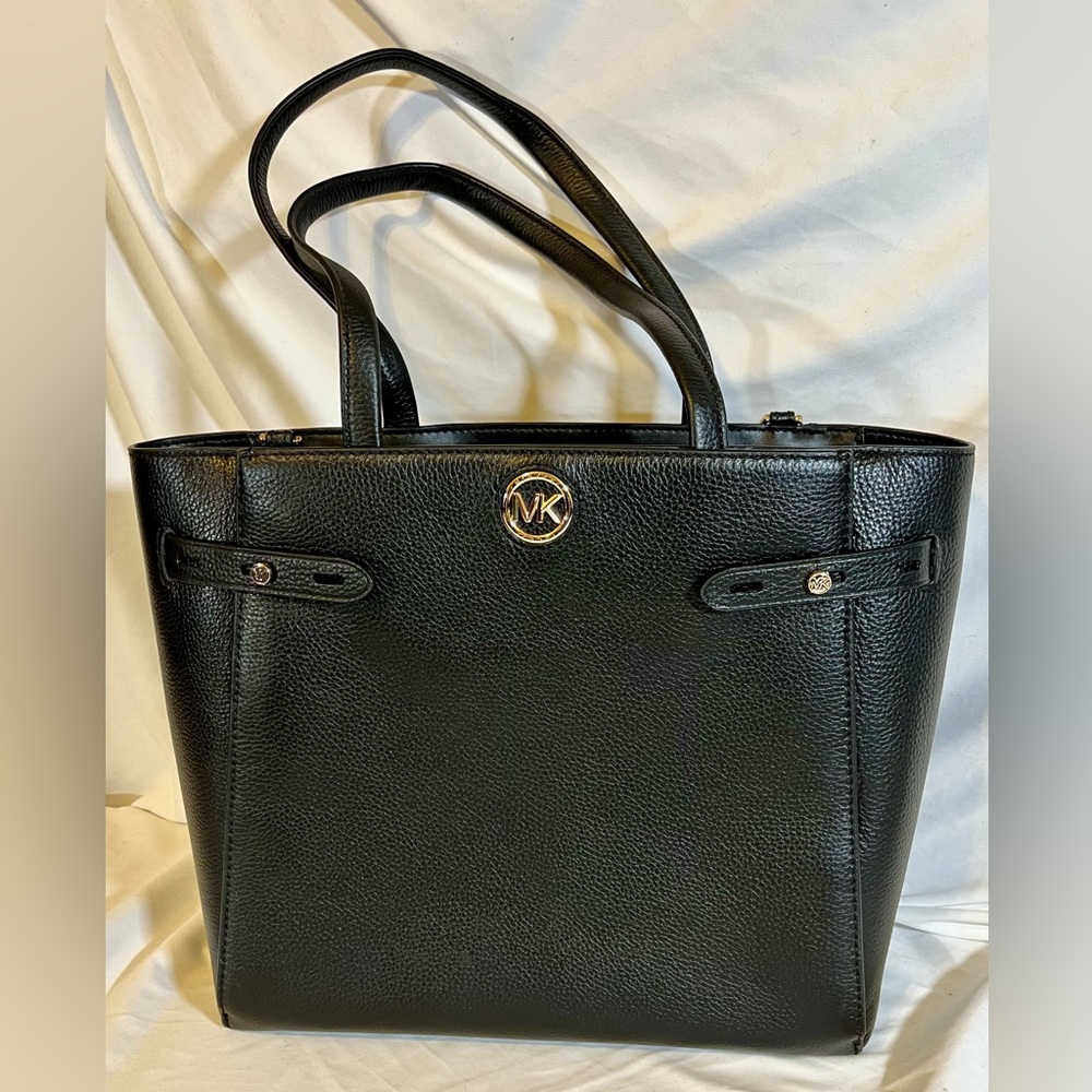 New Michael Kors Carmen Large Tote Bag retail $458